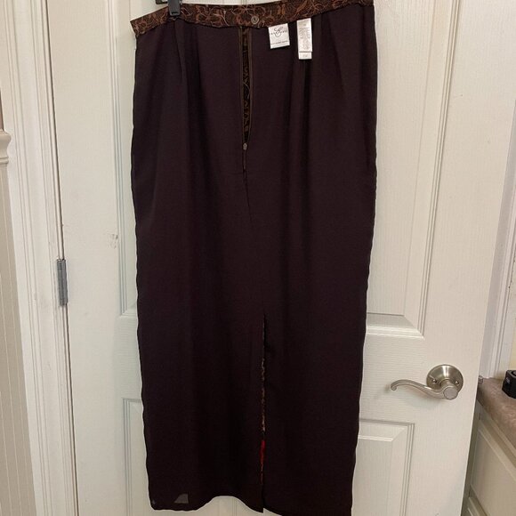 EMMA JAMES MATCHING BLOUSE AND SKIRT WITH BORDER, BLOUSE SIZE 14, SKIRT SIZE 12 - Picture 9 of 11